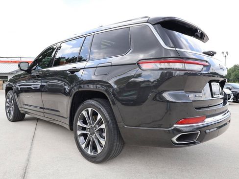Used 2022 Jeep Grand Cherokee L Overland w/ Luxury Tech Group IV AWD/4WD image 4