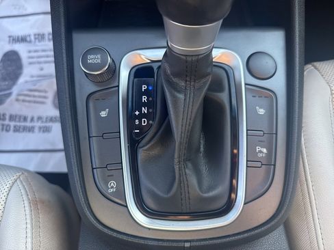 Used 2022 Hyundai Kona Limited image 17