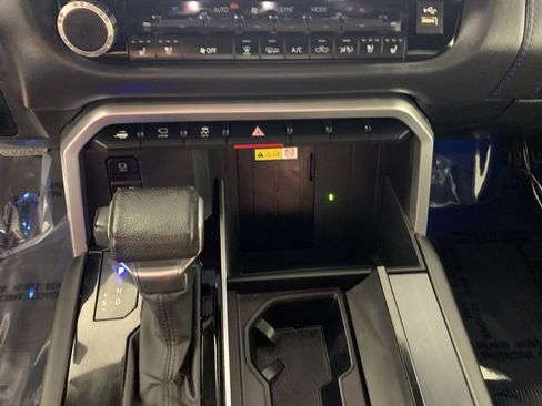 Used 2023 Toyota Tundra Platinum AWD/4WD image 26