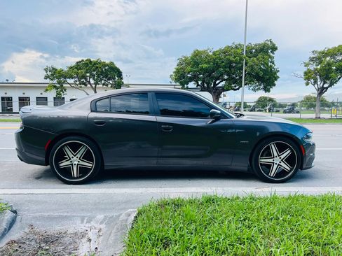Used 2018 Dodge Charger R/T RWD image 6