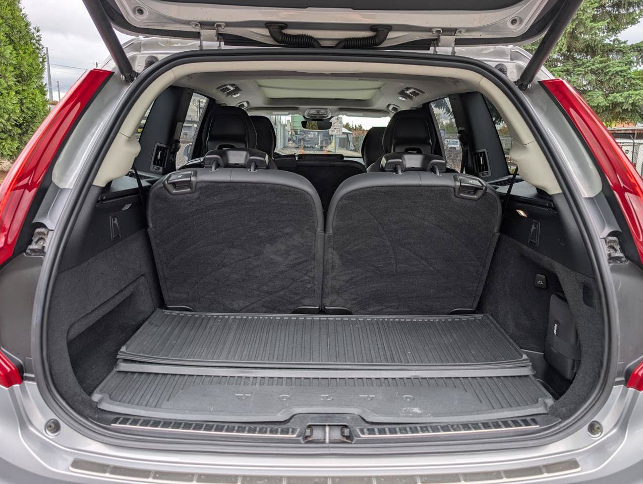 Used 2023 Volvo XC90 T8 Plus w/ Protection Package Premier AWD/4WD image 15