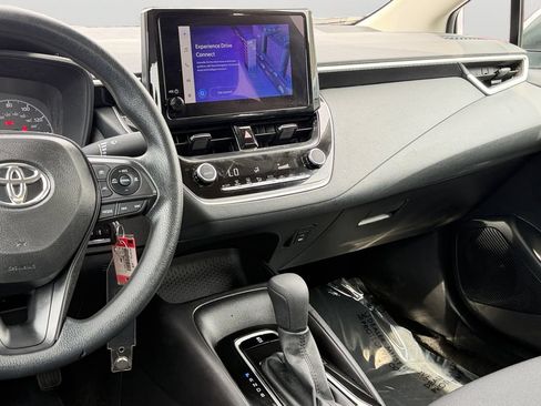 Used 2025 Toyota Corolla LE FWD image 13