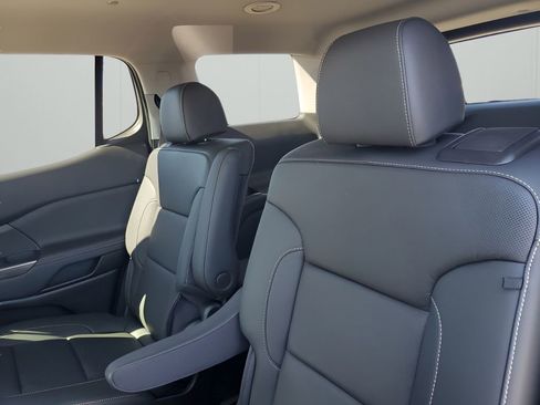 Certified 2023 GMC Acadia SLT image 19