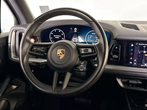 Certified 2024 Porsche Cayenne AWD/4WD image 12