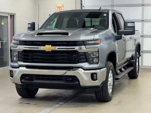 New 2026 Chevrolet Silverado 3500 LT AWD/4WD image 3