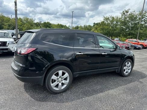 Used 2016 Chevrolet Traverse LT w/ Style and Technology Package FWD image 5