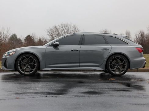 Used 2025 Audi RS 6 performance w/ Blue RS Design Package Plus image 18