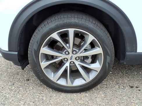 Used 2025 Ford Explorer Platinum w/ Ultimate Package AWD/4WD image 9