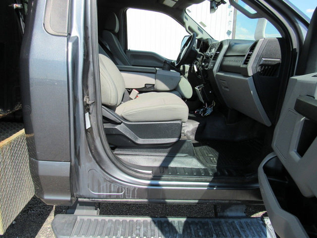 Used 2018 Ford F550 2WD Regular Cab Super Duty w/ Power Equipment Group image 13