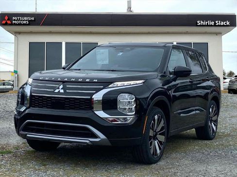 New 2025 Mitsubishi Outlander SE image 1
