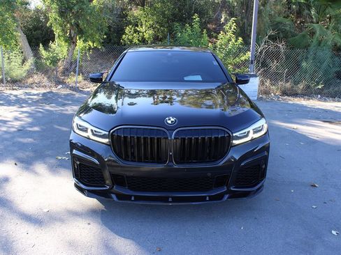 Used 2020 BMW 740i w/ M Sport Package RWD image 2