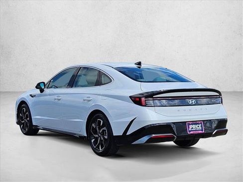 Used 2025 Hyundai Sonata SEL FWD image 8