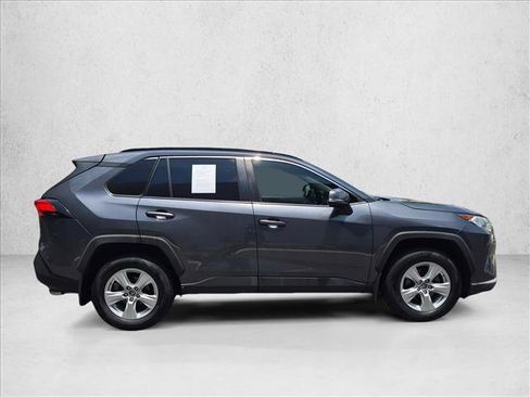 Used 2019 Toyota RAV4 XLE w/ Convenience Package AWD/4WD image 4