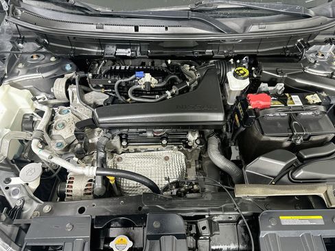 Used 2019 Nissan Rogue SV AWD/4WD image 32