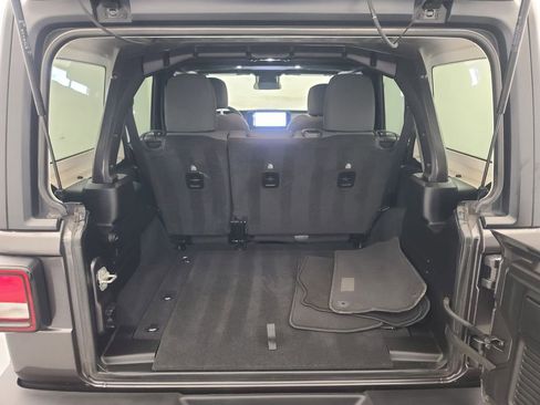 Used 2024 Jeep Wrangler Sport S image 18