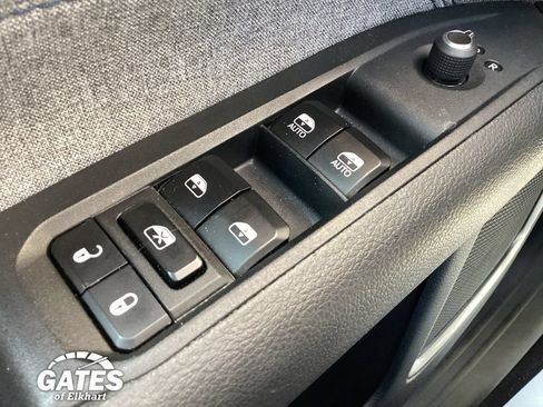 Used 2024 Jeep Compass Latitude AWD/4WD image 22