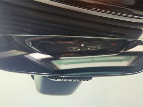 Used 2024 Land Rover Range Rover Velar Dynamic SE image 56