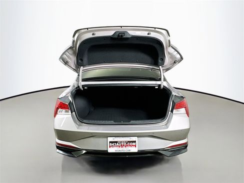 Used 2023 Hyundai Elantra Limited image 34