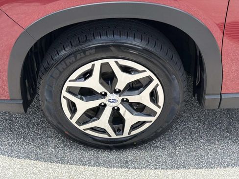 Certified 2023 Subaru Forester Premium AWD/4WD image 12