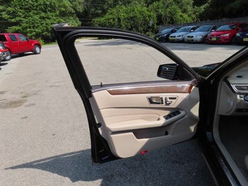 Used 2014 Mercedes-Benz E 350 4MATIC Sedan image 15