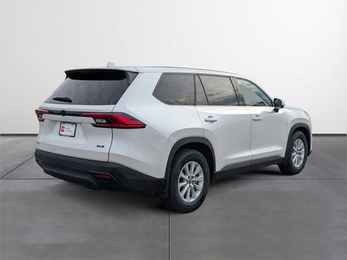 Certified 2024 Toyota Grand Highlander XLE image 5