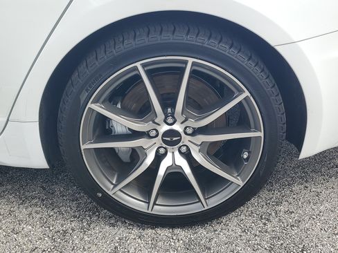 Used 2025 Genesis G70 2.5T RWD image 8