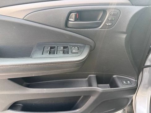 Used 2022 Honda Pilot TrailSport image 8