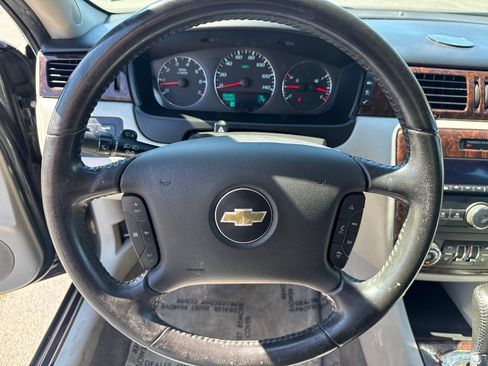 Used 2013 Chevrolet Impala LTZ FWD image 13