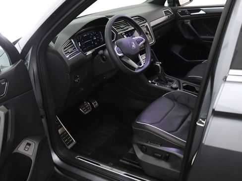Used 2023 Volkswagen Tiguan SEL R-Line image 15