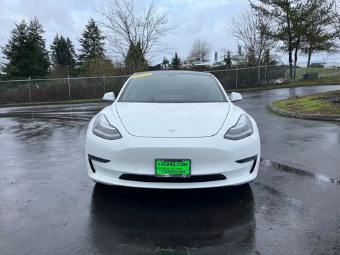 Used 2020 Tesla Model 3 Standard Range Plus image 2