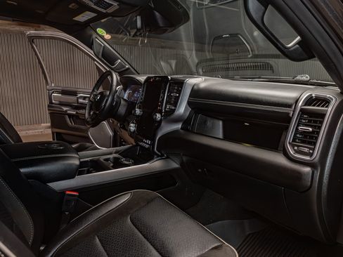 Used 2024 RAM 1500 Laramie AWD/4WD image 19
