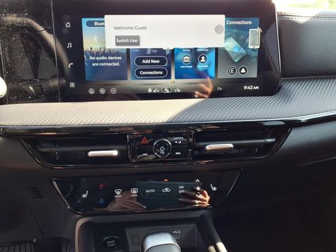New 2026 Nissan Kicks SR w/ SR Premium Package FWD image 20