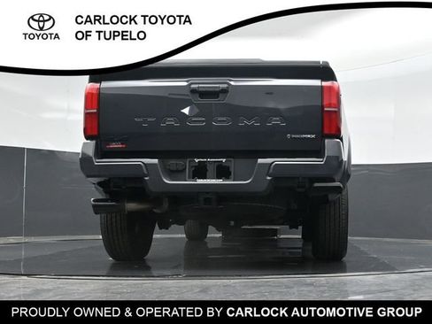 Used 2025 Toyota Tacoma TRD Sport AWD/4WD image 40