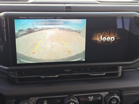 Used 2024 Jeep Wrangler Unlimited Rubicon image 21