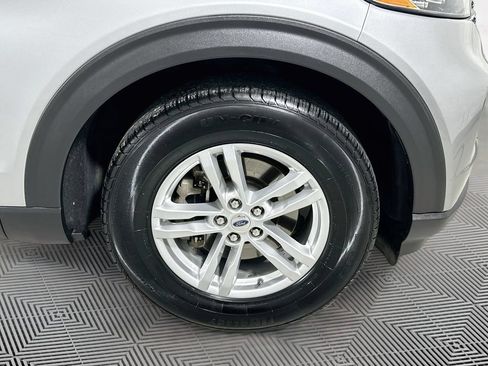 Certified 2020 Ford Explorer XLT w/ Equipment Group 202A AWD/4WD image 20