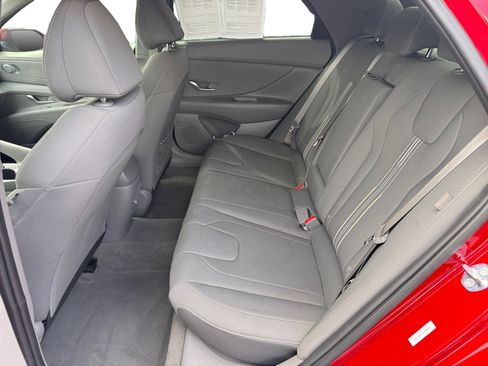 Used 2025 Hyundai Elantra SEL w/ Cargo Package FWD image 16