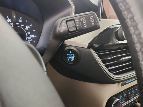 Used 2022 Ford Escape SEL image 22