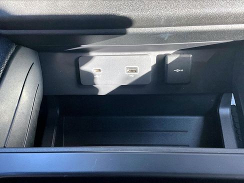 Used 2023 Land Rover Defender 110 Carpathian Edition image 32