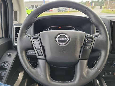 Used 2023 Nissan Frontier SV w/ SV Convenience Package image 12