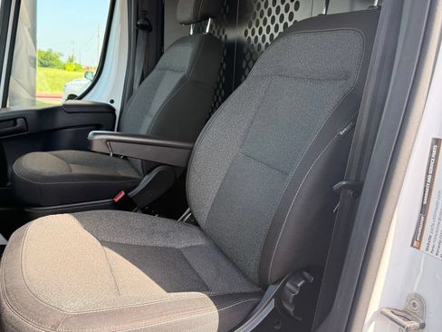 Used 2025 RAM ProMaster 2500 w/ U-Haul Equipment Group FWD image 26