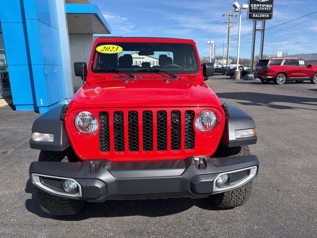 Used 2023 Jeep Gladiator Sport w/ Trailer Tow Package AWD/4WD image 3