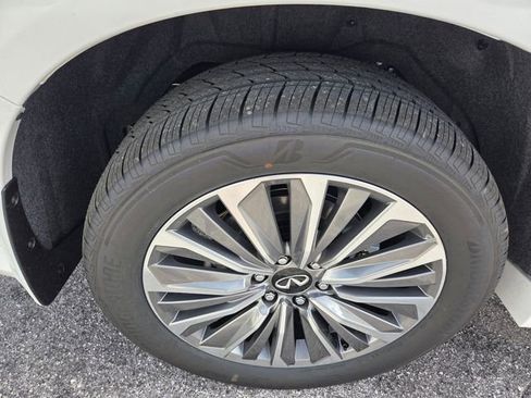 New 2026 INFINITI QX80 Luxe w/ Cargo Package AWD/4WD image 18
