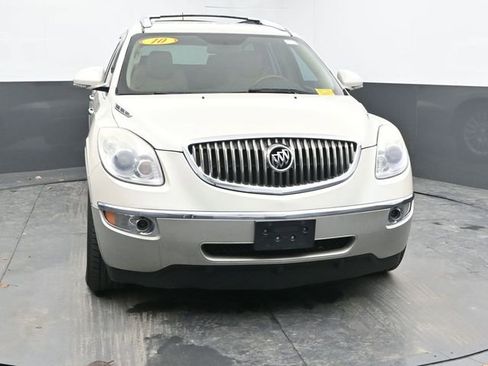 Used 2010 Buick Enclave CXL image 4