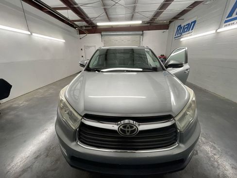 Used 2014 Toyota Highlander Limited Platinum image 28