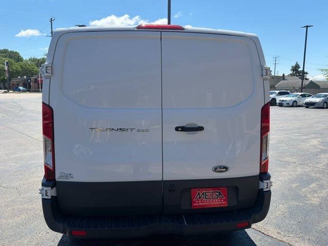 Used 2018 Ford Transit 250 130 Low Roof RWD image 5
