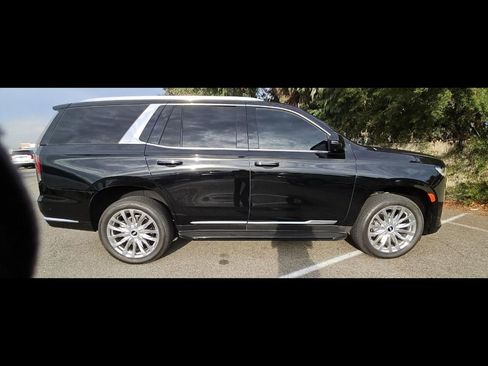 Used 2023 Cadillac Escalade Premium Luxury image 5