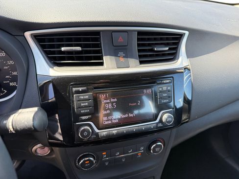 Used 2016 Nissan Sentra SV w/ Electronics Package FWD image 12