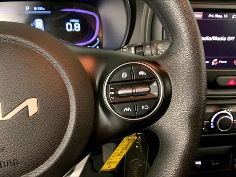 Used 2025 Kia Soul LX w/ LX Technology Package FWD image 19