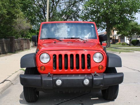 Used 2012 Jeep Wrangler Unlimited Sport image 3