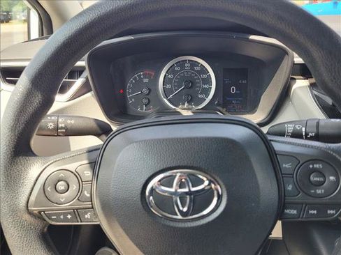 Used 2021 Toyota Corolla LE FWD image 13
